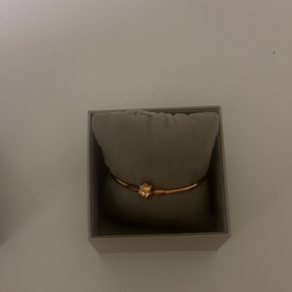 Pandora shooting star rose gold bracelet medium size